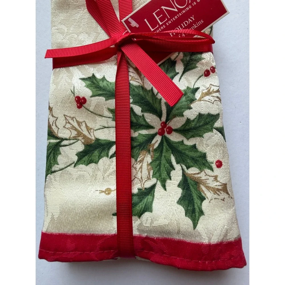 New Lenox Holiday Napkins Set of 4 Ivory Green Red Holly Damask Christmas